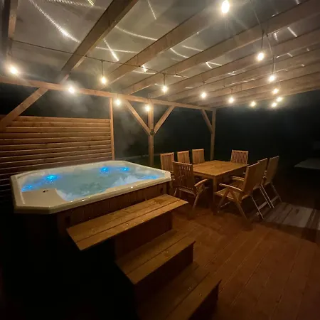 別荘 Klimatyczny Z Jacuzzi I Sauna W Gorach Beskidy Aloha Pie *
